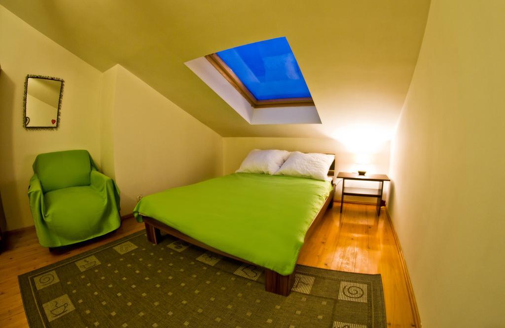 Apartment Sweet Home Санок Екстериор снимка